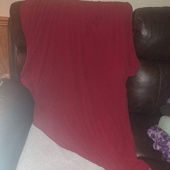 Beautiful coverup - Picture 2 of 4